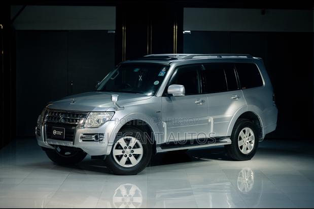Mitsubishi Pajero Super Exceed 2006 Silver