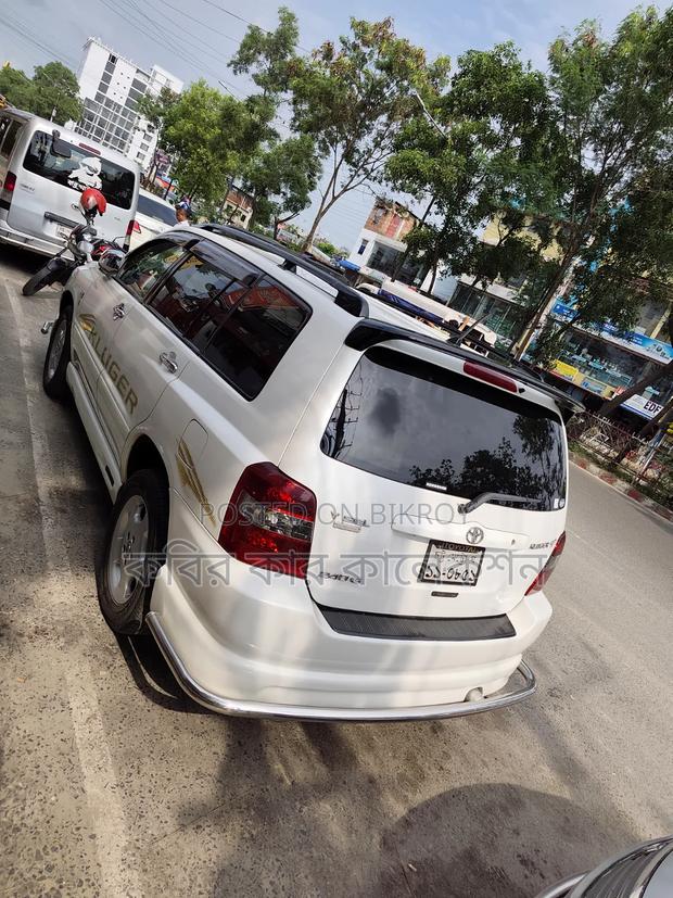 Toyota Kluger 2003 White