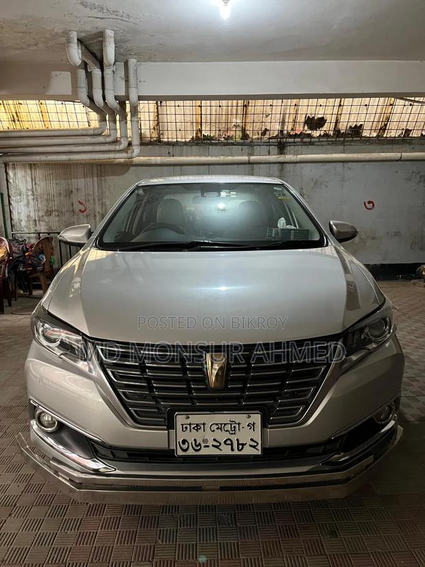 Toyota Premio 1.5 FWD 2016 Silver