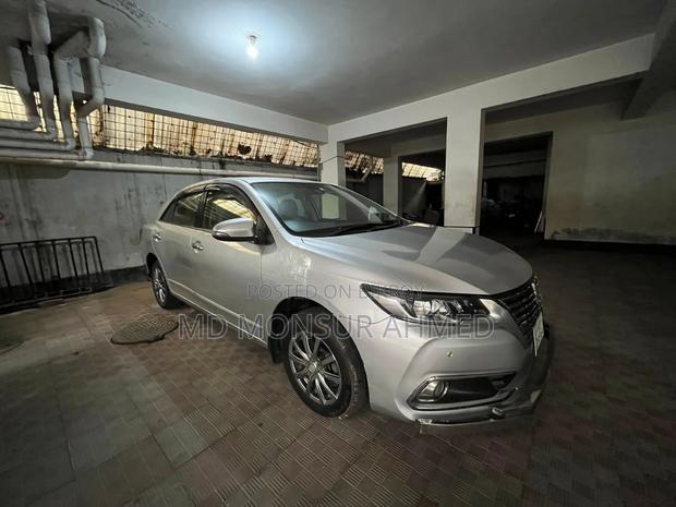 Toyota Premio 1.5 FWD 2016 Silver