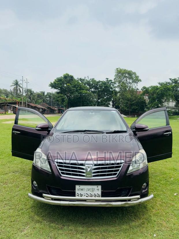 Toyota Premio 2013 Maroon
