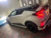 Toyota C-Hr 2019 White for sale