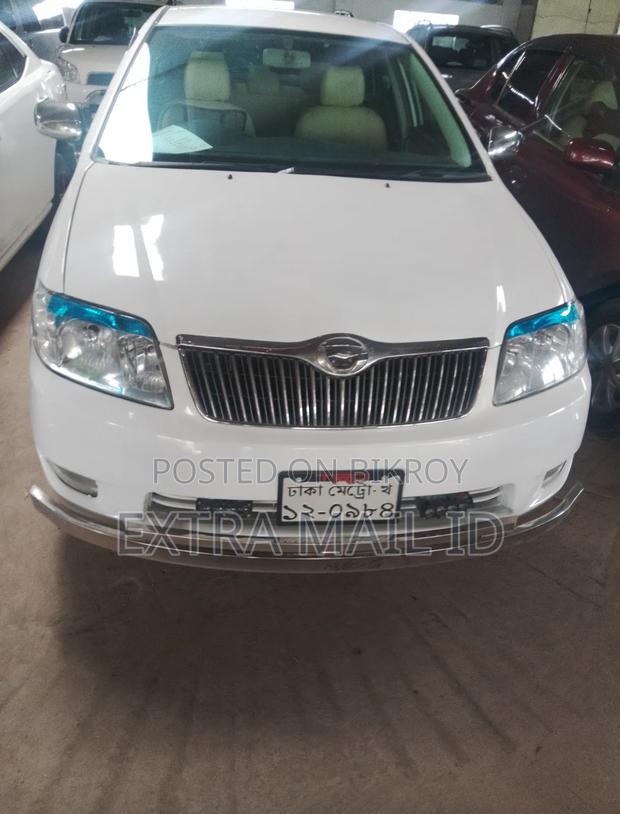Toyota Corolla 2001 White