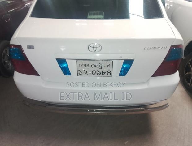 Toyota Corolla 2001 White