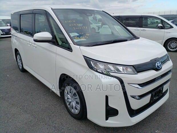 Toyota Noah 2022 Pearl