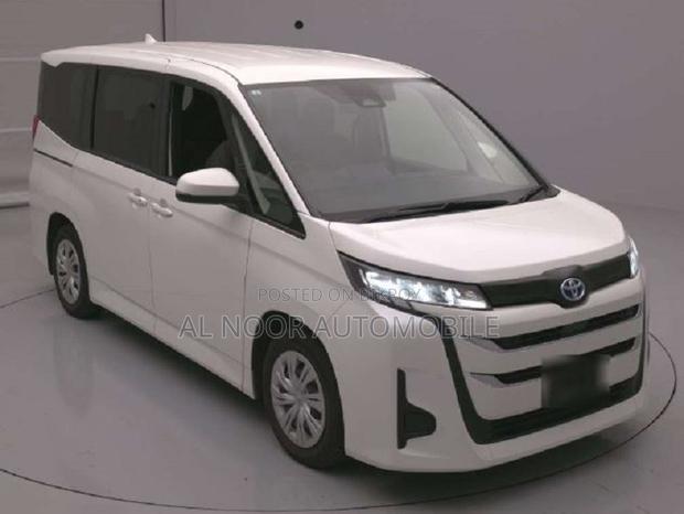 Toyota Noah 2022 Pearl