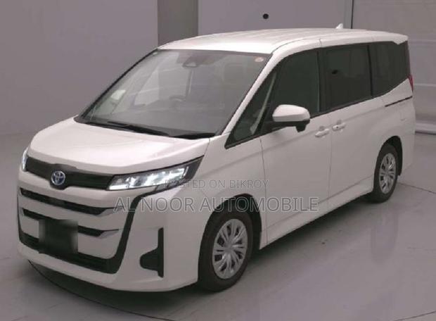 Toyota Noah 2022 Pearl