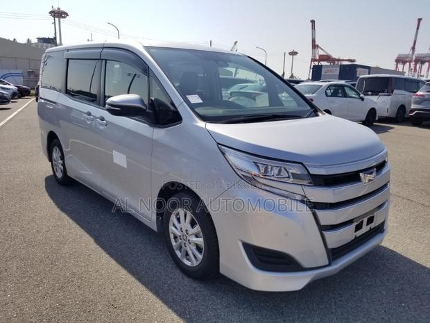 Toyota Noah 1.8 FWD Hybrid (7 Seater) 2021 Silver