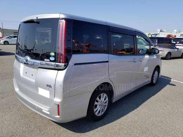Toyota Noah 1.8 FWD Hybrid (7 Seater) 2021 Silver