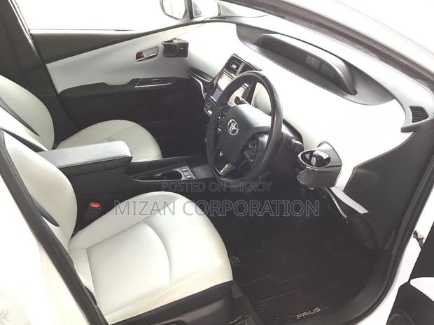 Toyota Prius 2021 Pearl