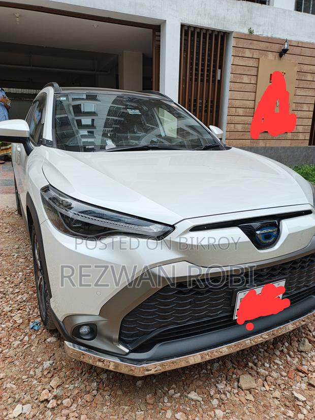Toyota Corolla Cross 1.8 Hybrid AWD 2021 Pearl