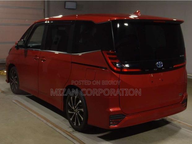 Toyota Noah 2023 Red