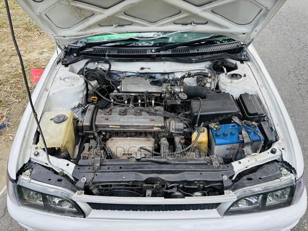 Toyota Corolla 1992 White