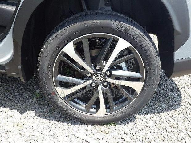 Toyota Corolla Cross 1.8 Hybrid FWD 2021 Gray
