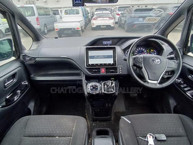 Toyota Noah 2021 Black