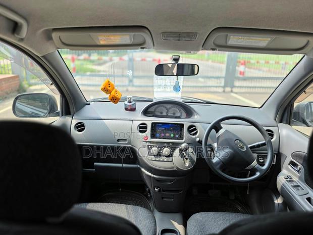 Toyota Sienta 2013 Maroon