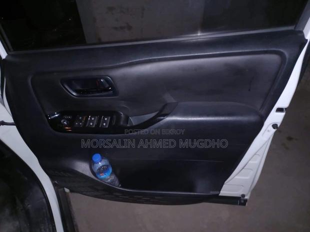 Toyota Noah 2.0 AWD (7 Seater) 2017 Pearl