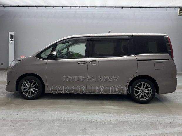 Toyota Noah 2021 Brown