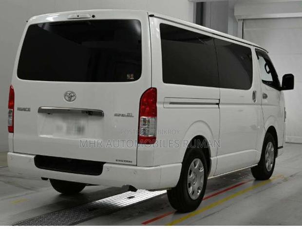 Toyota HiAce 2023 Pearl