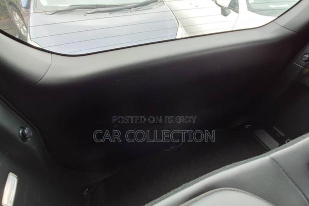 Toyota Voxy 2022 Pearl