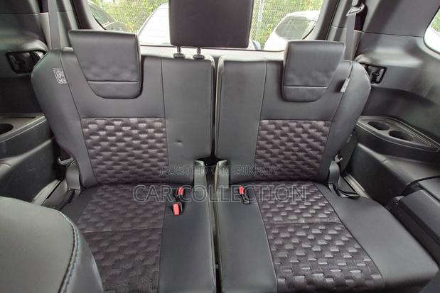Toyota Voxy 2022 Pearl