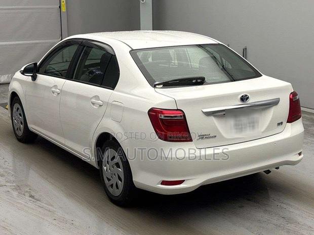 Toyota Axio 2021 White