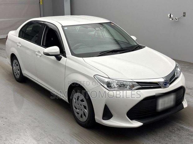 Toyota Axio 2021 White
