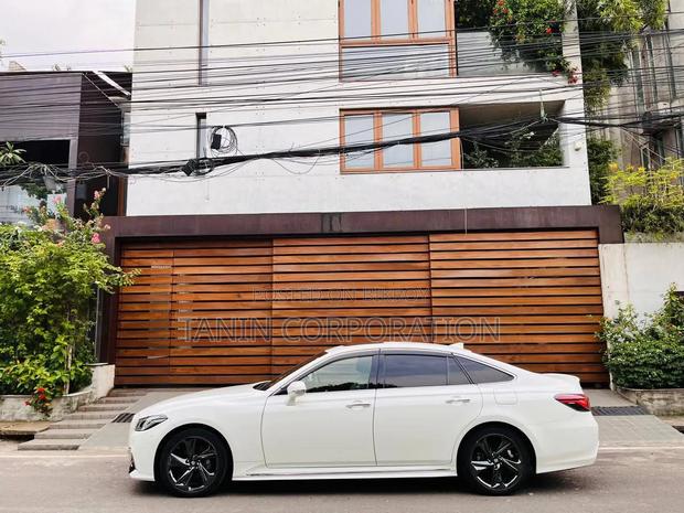 Toyota Crown 2020 Pearl
