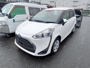 Toyota Sienta 2021 White for sale
