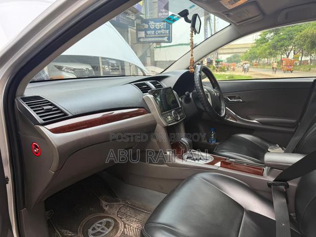 Toyota Premio 2013 Silver