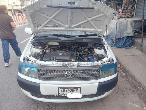 Toyota Probox 2005 White