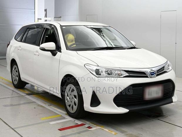 Toyota Corolla Fielder 1.5 Hybrid FWD 2021 White