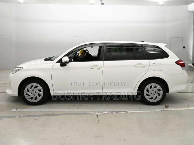 Toyota Corolla Fielder 1.5 Hybrid FWD 2021 White