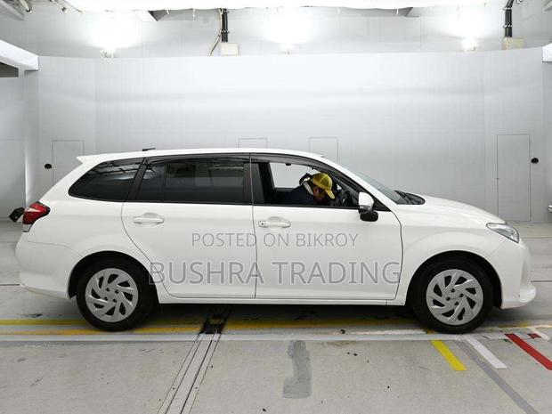 Toyota Corolla Fielder 1.5 Hybrid FWD 2021 White