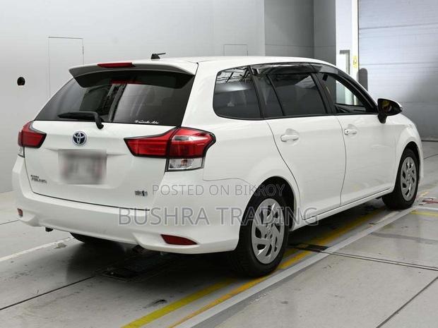 Toyota Corolla Fielder 1.5 Hybrid FWD 2021 White
