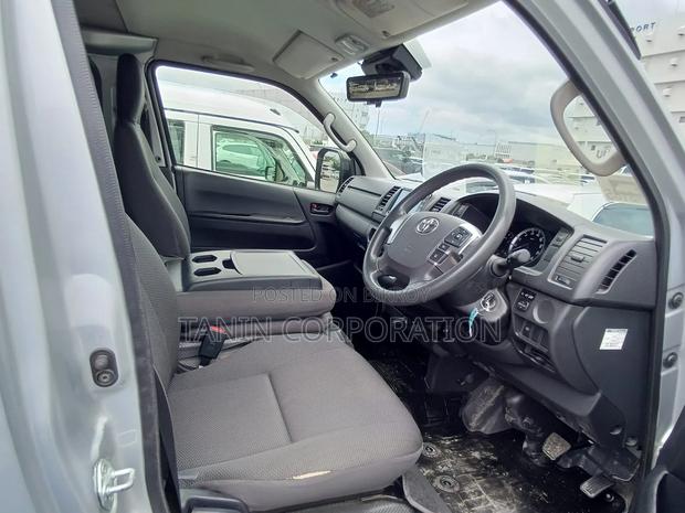 Toyota HiAce 2021 Silver