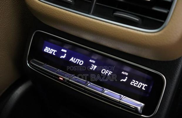 New Mercedes-Benz E400 2025 Gray