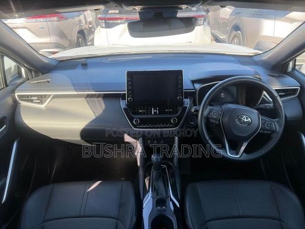 Toyota Corolla Cross LE 2WD 2024 Pearl