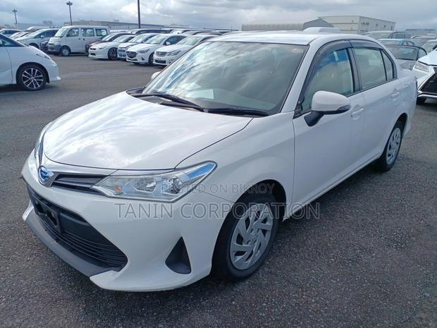 Toyota Axio 2021 White