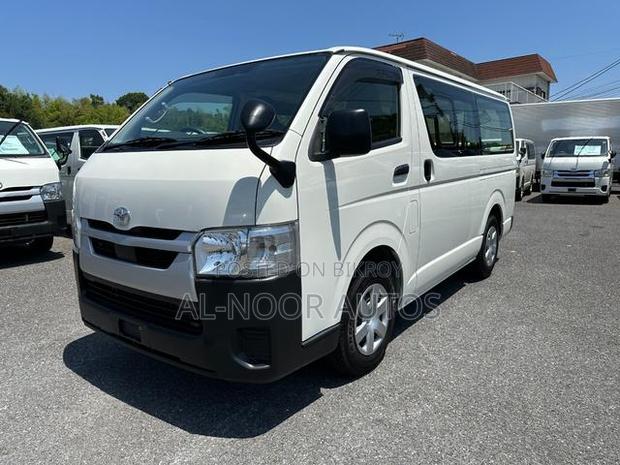 Toyota HiAce 2021 White