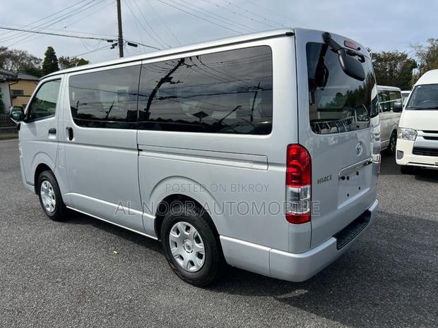 Toyota HiAce 2021 Silver