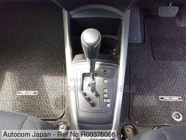 Toyota Corolla Fielder 1.5 Hybrid FWD 2021 Silver