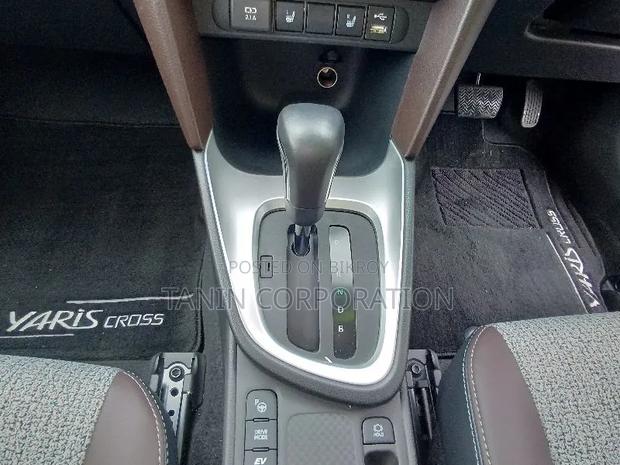 Toyota Yaris Cross 2021 Red