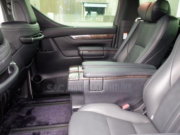 Toyota Alphard 2.5 Hybrid AWD 2020 Pearl
