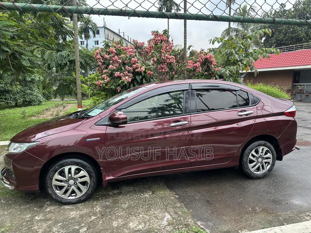 Honda Grace 2015 Red