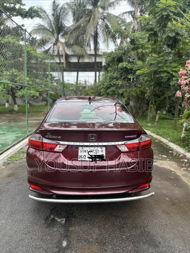 Honda Grace 2015 Red