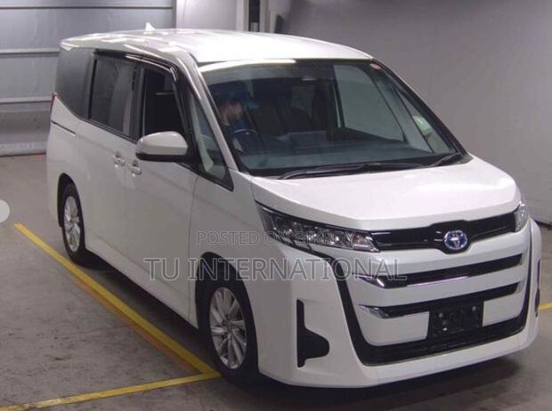 Toyota Noah 2023 Pearl