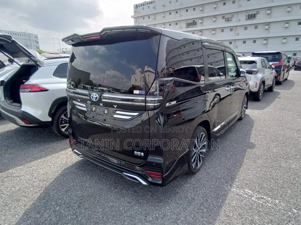 Toyota Voxy 2023 Black