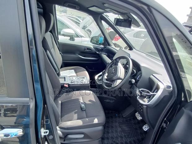 Toyota Voxy 2023 Black