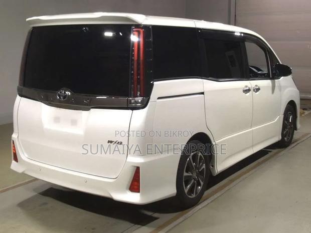 Toyota Noah 2021 Pearl